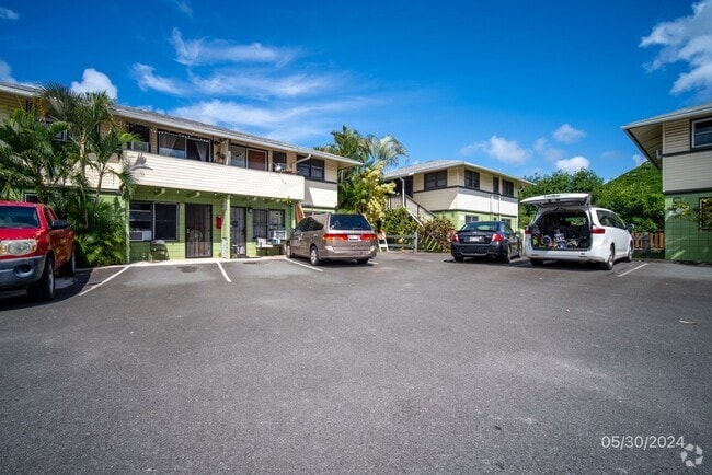 Building Photo - 2bd / 1ba / 1 assigned parking Condo in Co... Unit B2