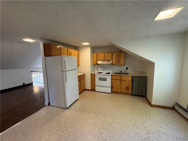 Photo - 5623 Bridge St