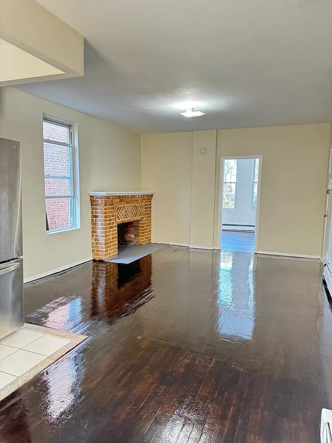 Photo - 124 W 179th St