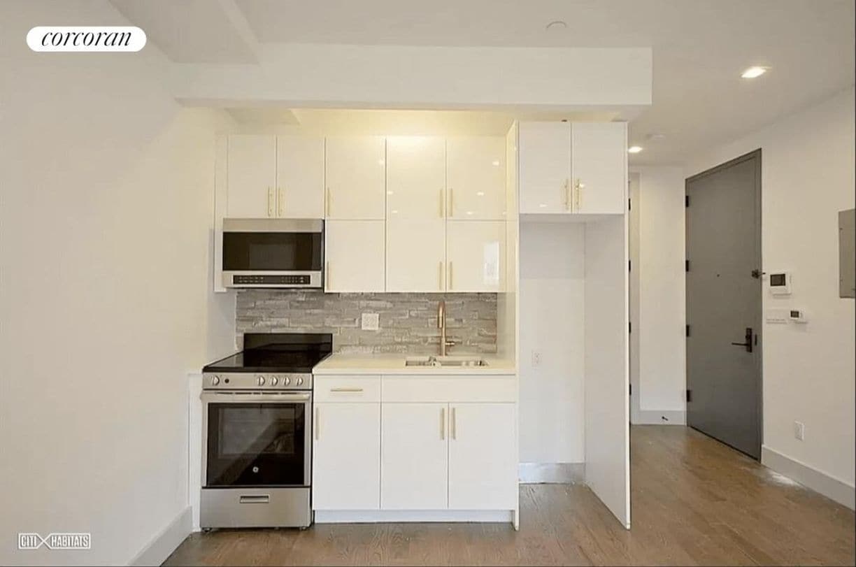 Photo - 894 New York Ave