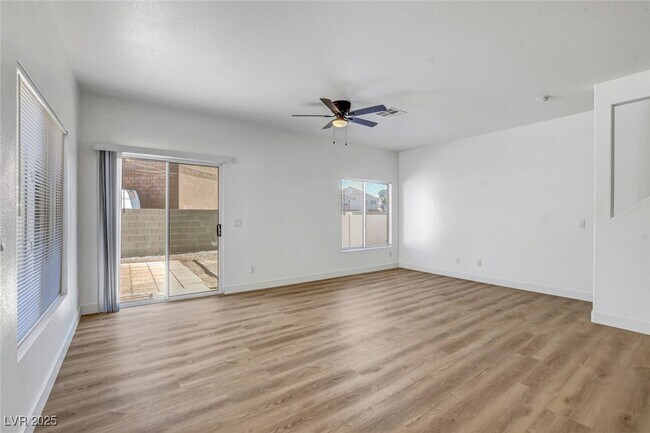 Photo - 5998 Jagged Cut St