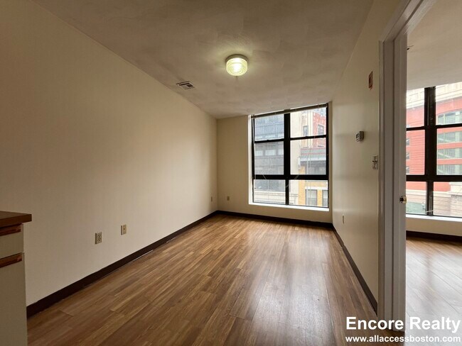 Photo - 81 Essex St Unidad 47