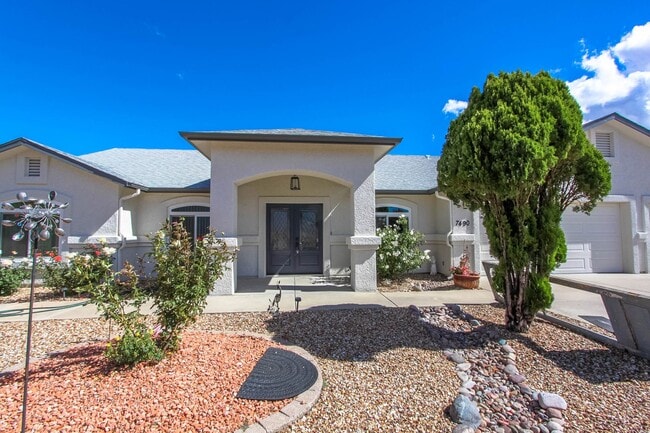 Building Photo - 3 Bedroom Home in Viewpoint East