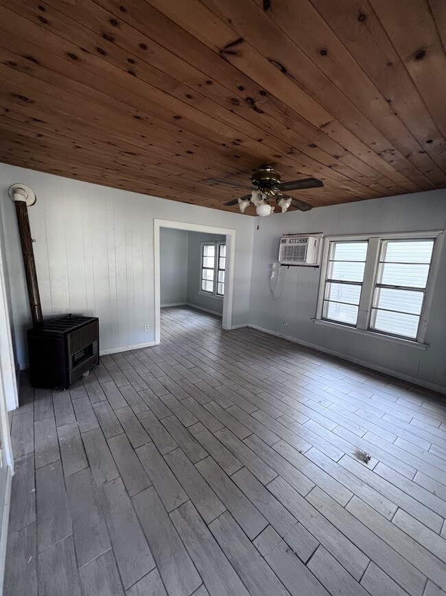 Photo - 1112 N College Ave