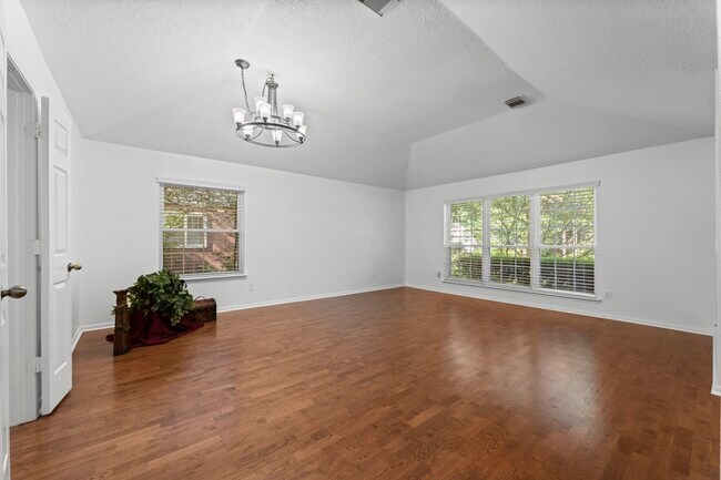 Photo - 19 E Summer Storm Cir
