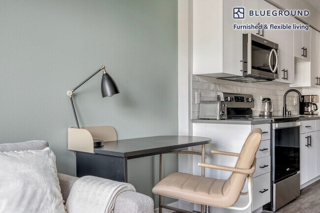 5 W Roy St Unit SI FL8-ID698