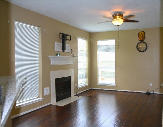 Building Photo - 1235 Deer Ridge Dr