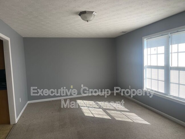 Photo - 115 Kenilworth Ct