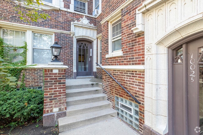 Photo - 1000 - 1010 North Blvd