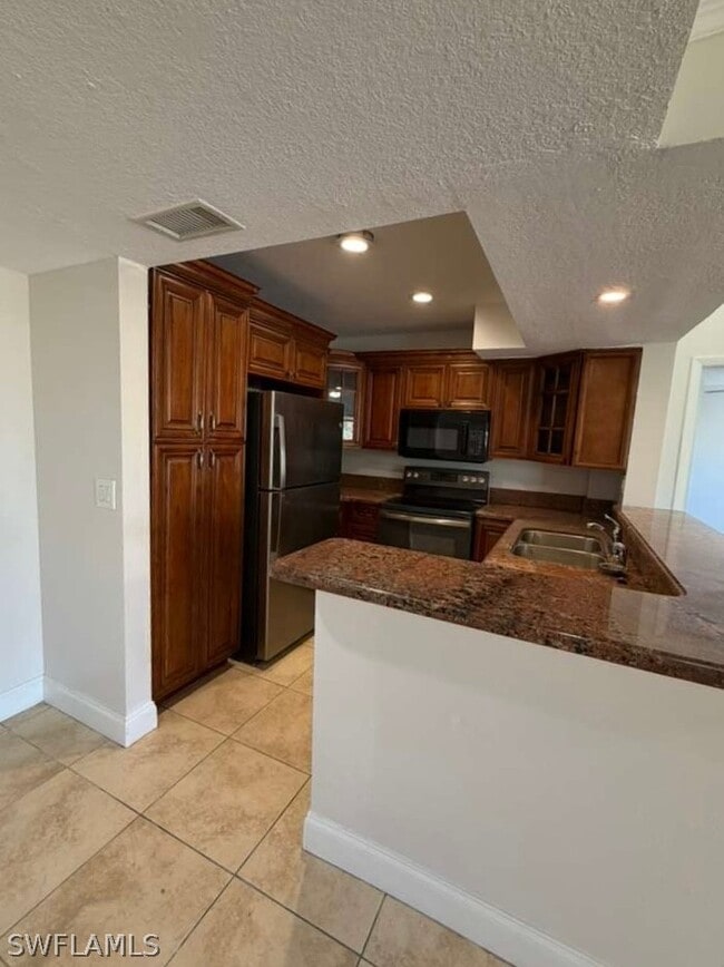 Building Photo - 169 Santa Clara Dr Unit 11