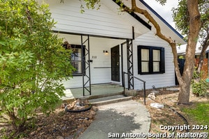 Photo - 210 Gardina St