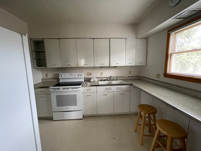 Photo - South High 2nd floor Unit 1