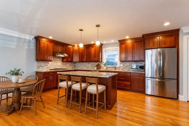Photo - 233 Grove St