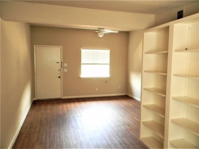 Photo - 2408 Longview St Unit 210