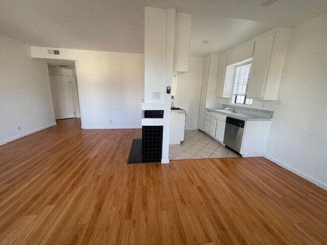 Photo - 3927 Inglewood Blvd