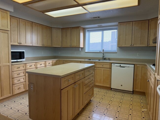 Photo - 1220 Monument Rd