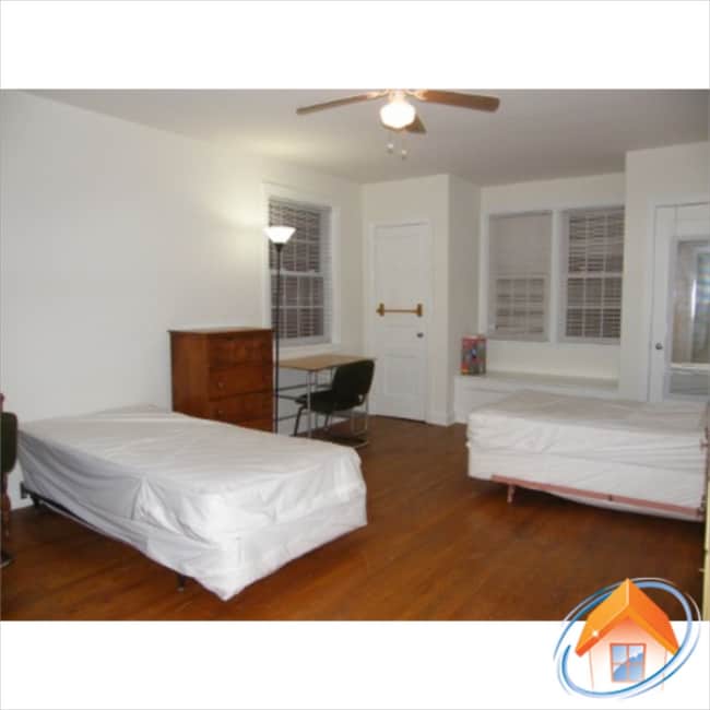 Photo - 247 Haines St