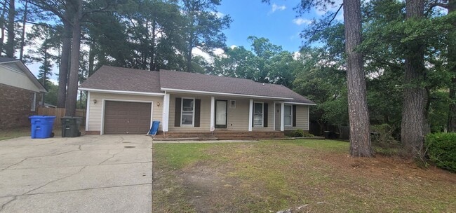 Building Photo - 3 Bedroom, 2 Bath Ranch Home Minutes from Shopping, Eateries, and Restuarants!