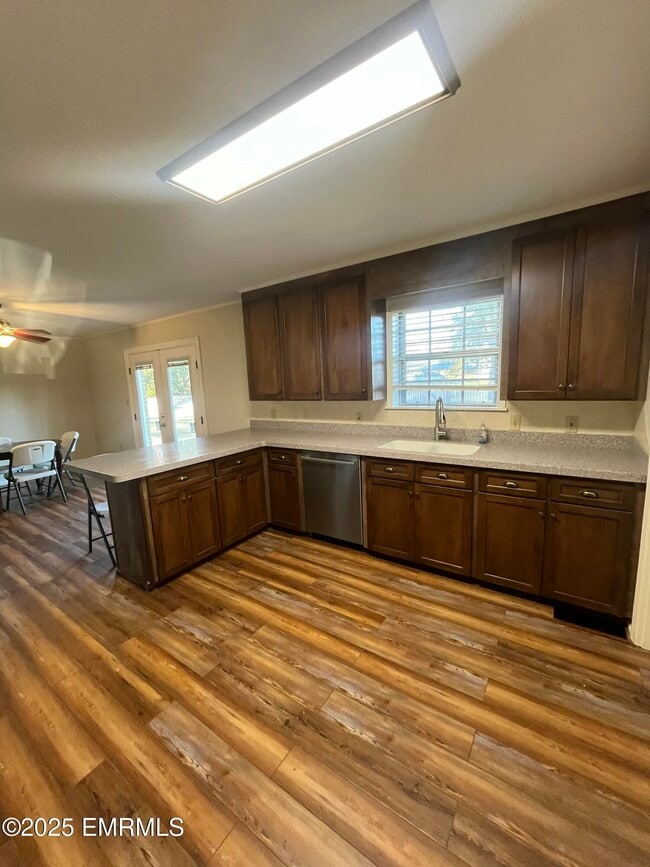 Photo - 607 Sookalena St