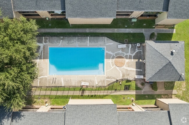 West Sparkling Swimming Pool