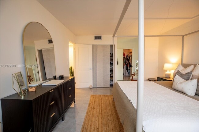 Photo - 2750 NE 183rd St Unit 811