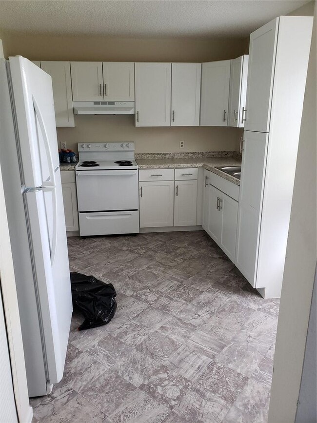 Photo - 2/2 Home in Silver Springs Shores Lake Joy...