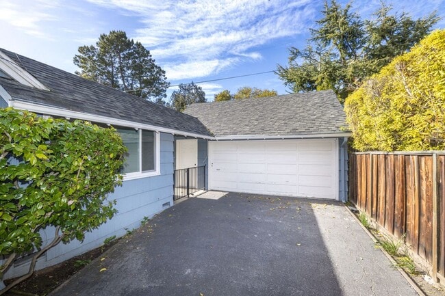 Photo - Elegant 3 Bed 2 Bath Home, Beautifully Remodeled in 2011