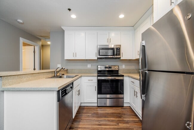 2BR, 2BA - 1000SF 1st kitchen