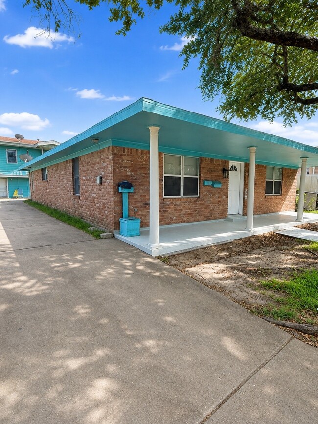Photo - 5107 Avenue Q