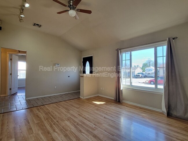 Photo - 4205 SE 47th St