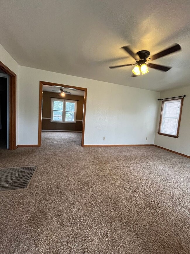 Photo - 605 W Iowa Ave