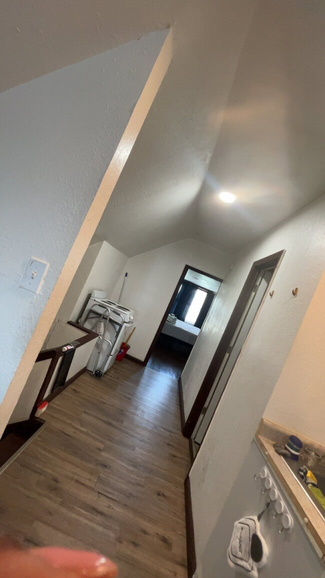 Photo - 3454 E 76th St Unit 3rd/1bd