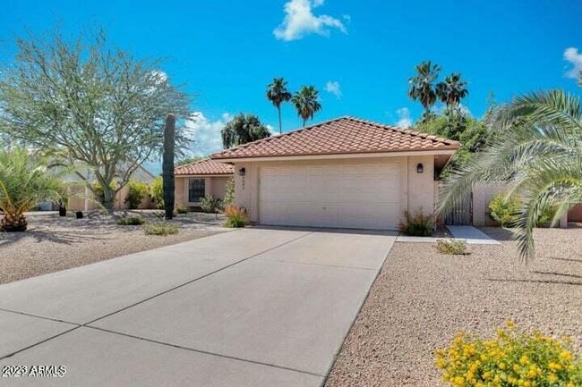 Photo - 5801 E Paradise Ln