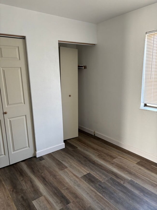 Photo - 104 N 27th St Unidad #4