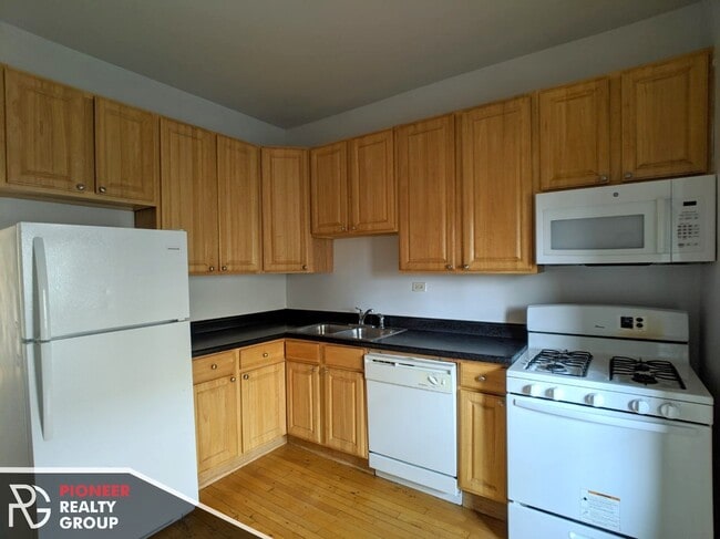 Photo - 2455 N Spaulding Ave Unit 2453-3
