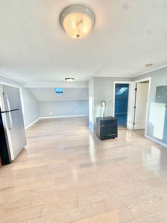 25 Foster St Unit 2