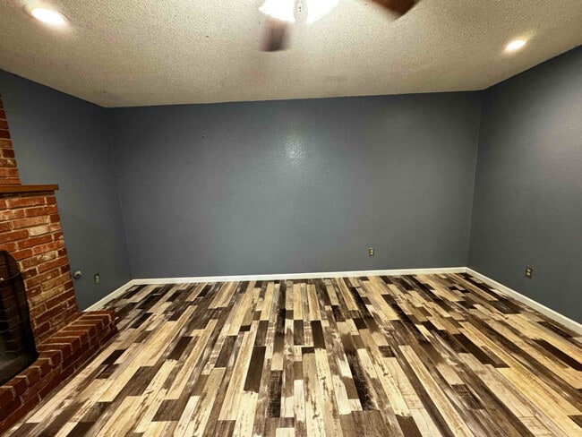 Photo - 203 Highland Cir