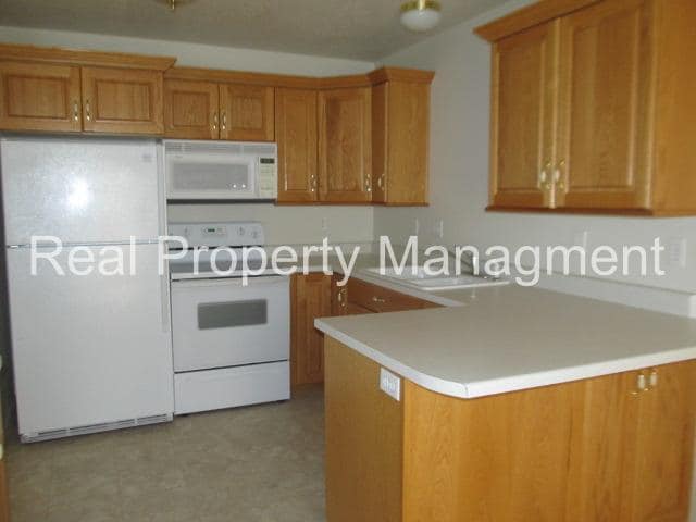 Photo - 3 Bedroom Townhome in Smithfield. Available for August move in!