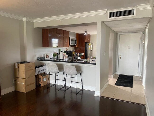 Photo - 9 Royal Palm Way