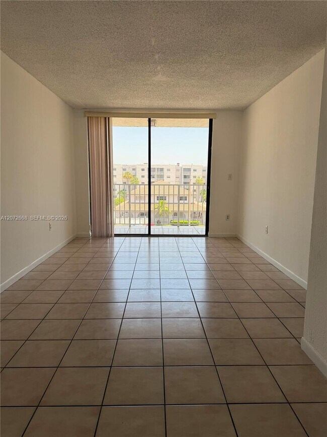 8145 NW 7th St Unit 406