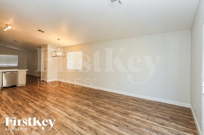 Photo - 7908 Olympus Ave