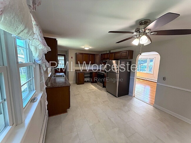 Photo - 122 Crescent St