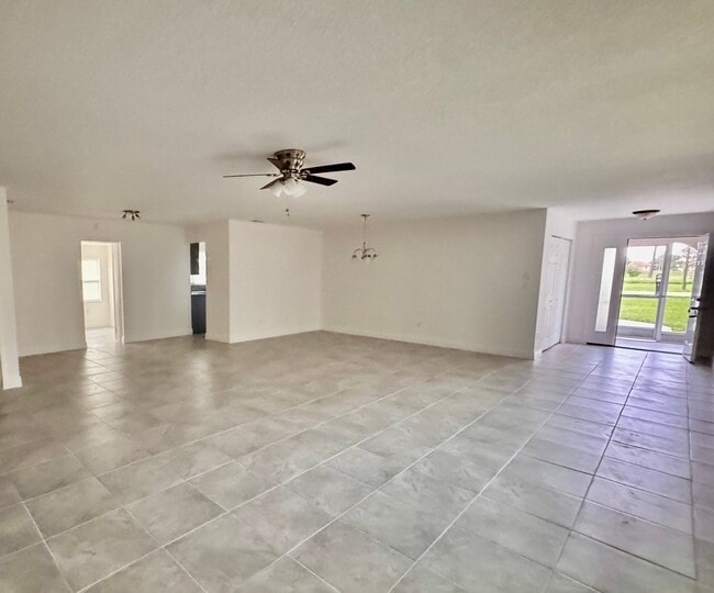 Photo - 3252 Golfview Rd