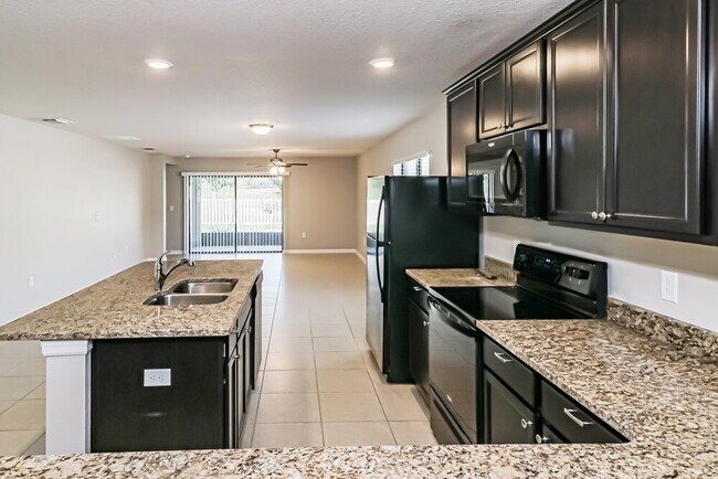 Photo - 6829 Redbay Dr