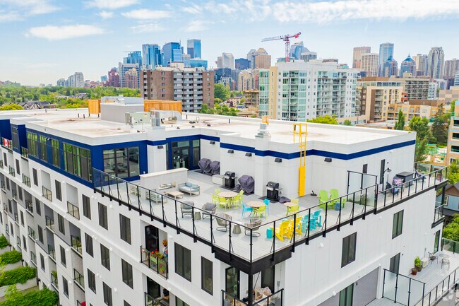 Rooftop Lounge - The Victoria on 5th