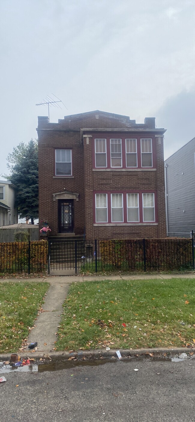 Exterior - 5949 W Superior St Townhome