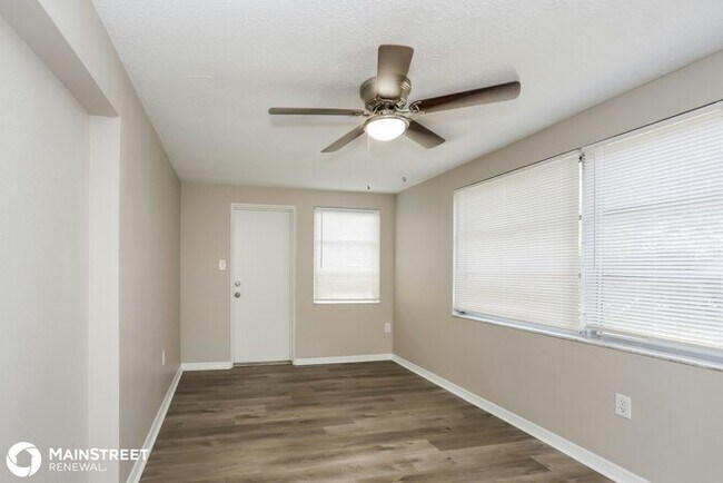 Photo - 4655 48th Ave N, St Petersburg, FL 33714