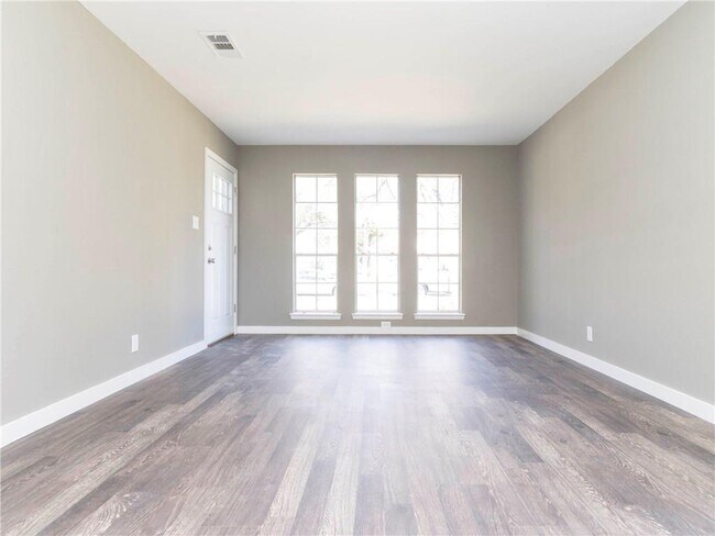 Photo - 800 Sahara Ave