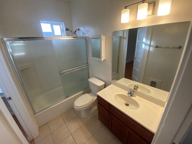 Photo - 809-811 26th St Unit 811