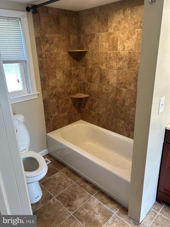 Photo - 104 Woodcrest Ave